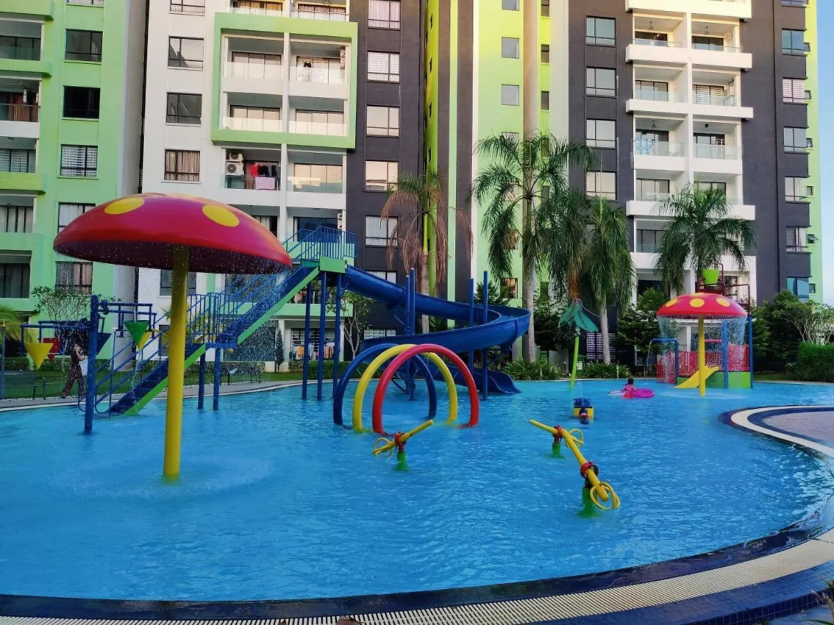 Kt'S Homestay- Corner Unit - Manhattan Ipoh Water Park- Station 18 Malaysia