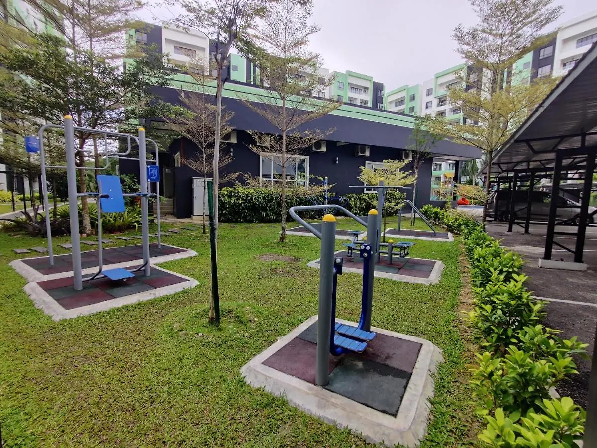 Kt'S Homestay- Corner Unit - Manhattan Ipoh Water Park- Station 18 0*,  Malaysia