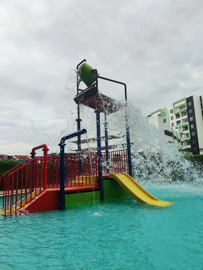 Kt'S Homestay- Corner Unit - Manhattan Ipoh Water Park- Station 18 Apartment